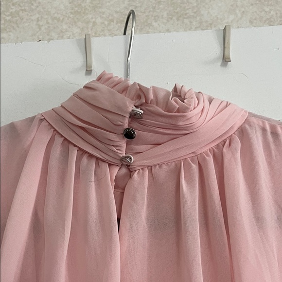 Vince Camuto Elegant Sleeveless Blouse. Size Small. NWT. - Picture 4 of 5